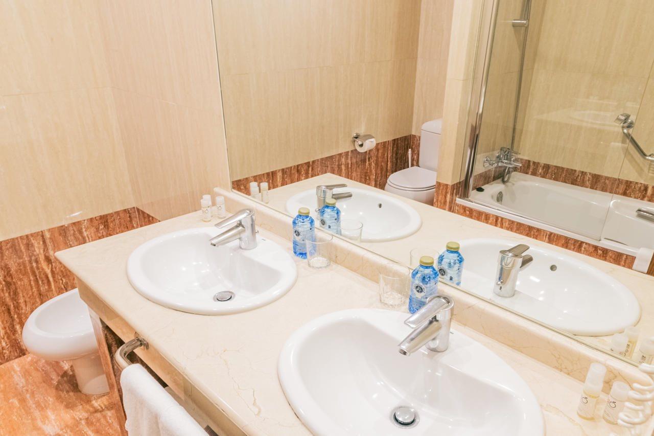 Hotel Oh Nice Caledonia Estepona Ngoại thất bức ảnh